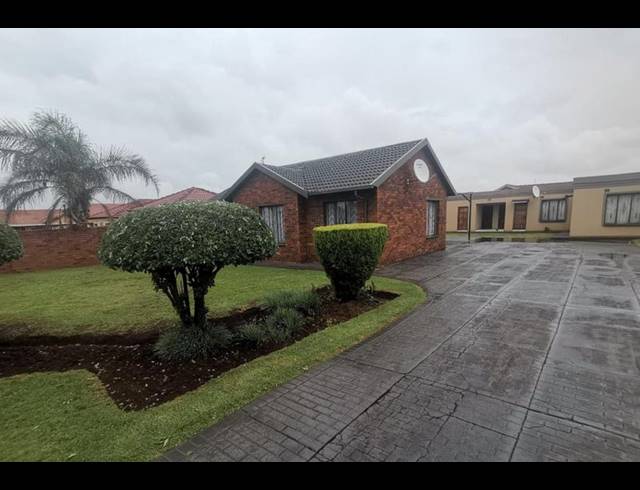 2 BEDROOM HOUSE FOR SALE IN DAWN PARK EXT